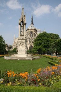 Paris_Spring_Notre Dame